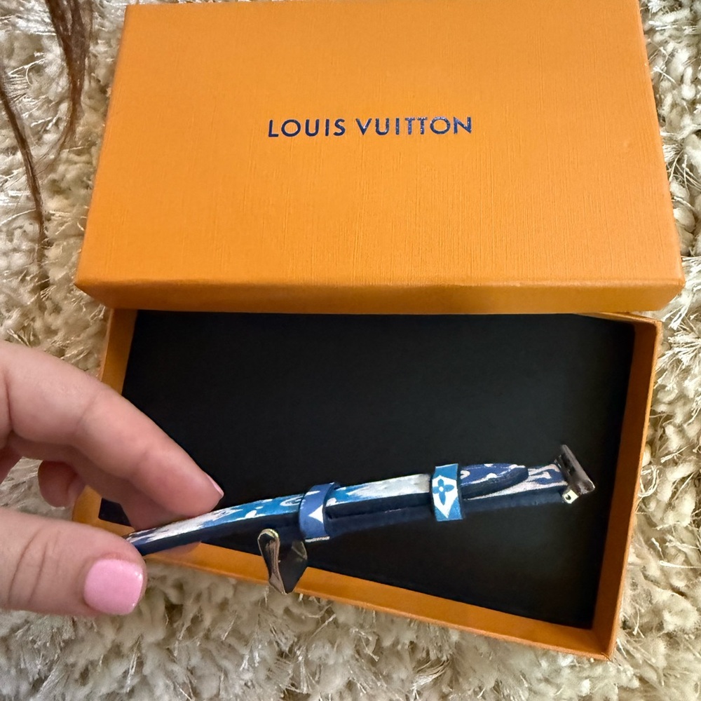 Louis Vuitton Blue and White Watch Band - Picture 4 of 4